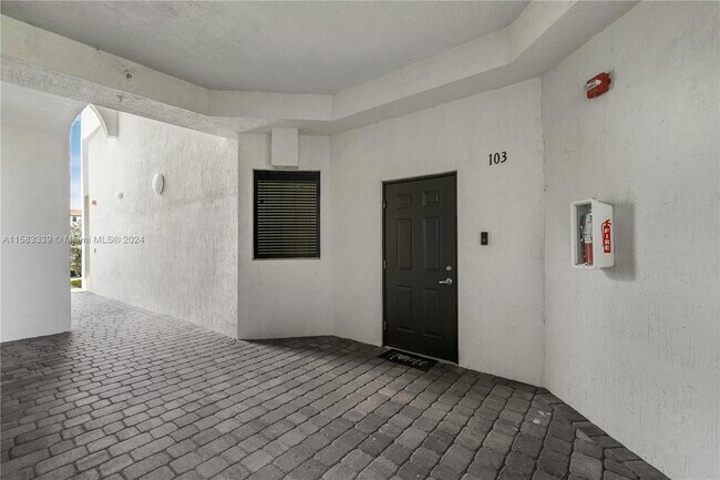 Foto del edificio - 15500 SW 136th St