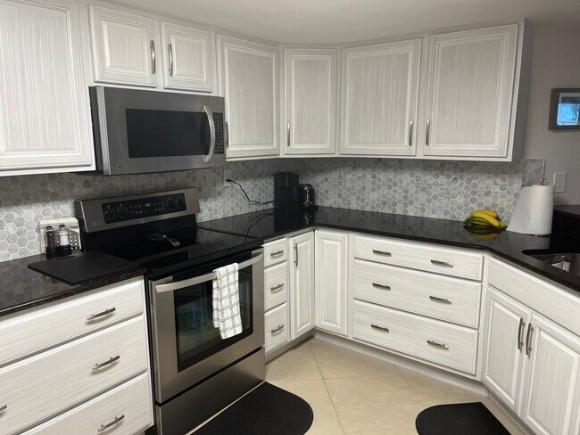 Building Photo - 3870 N Highway A1A