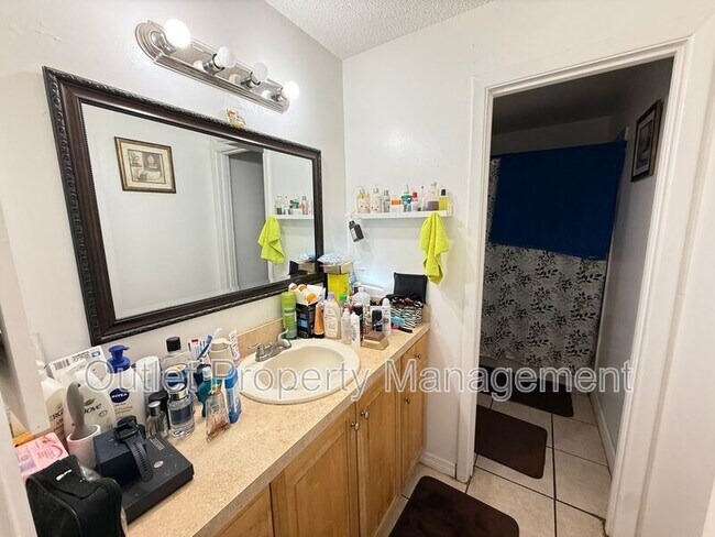 Foto del edificio - 1705 Ridgewood Ln