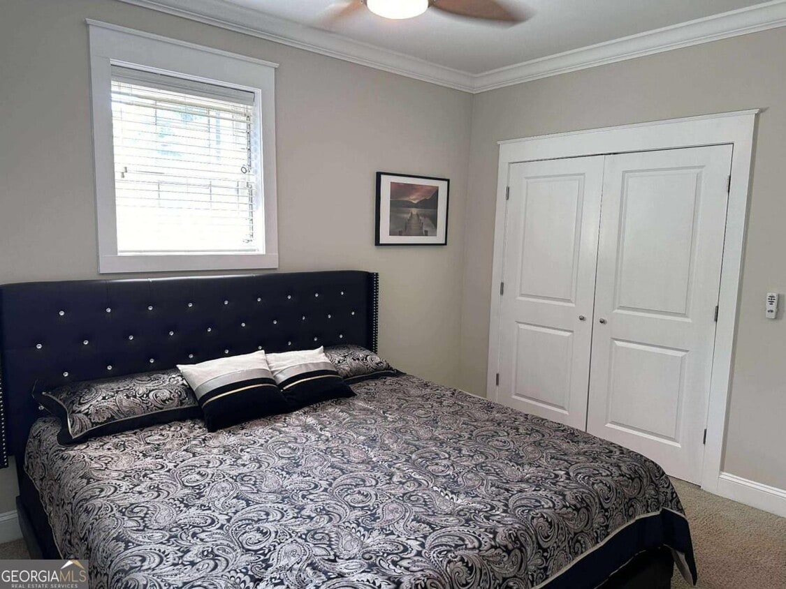 Primary Photo - 1210 Oakfield Dr SE
