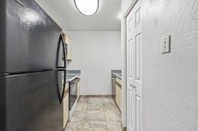 Foto del edificio - 1126 W Elliot Rd