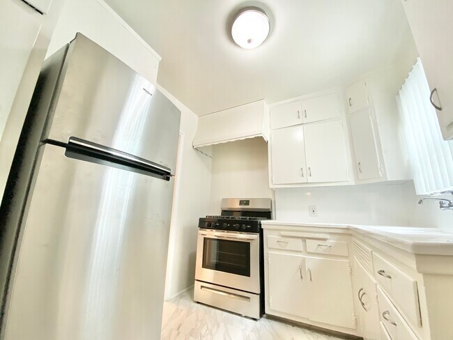 Foto del edificio - 12343 Riverside Dr