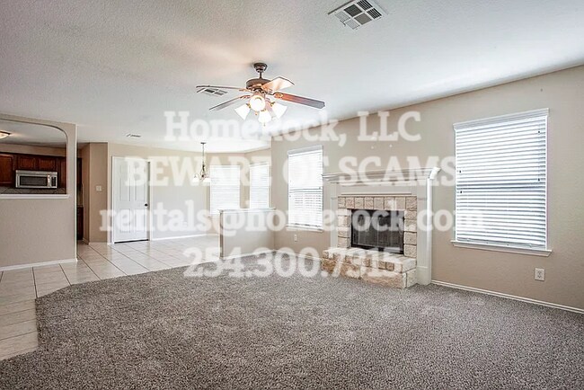Foto del edificio - 4 Bedroom 2.5 Bath Available NOW