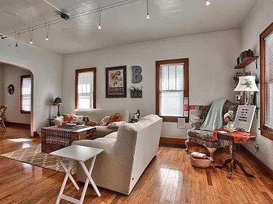 Foto del edificio - 509 E Washington St