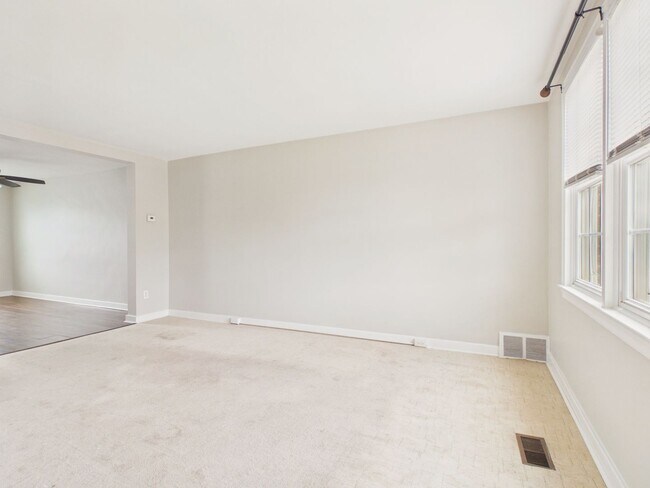 Foto del edificio - 3 Bedroom House in Harrisburg