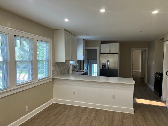 Foto del edificio - 623 W 40th St