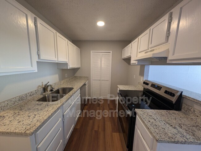 Foto del edificio - 11031 E 14th Ct