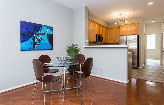 Dining room - 1411 Nevin Plz