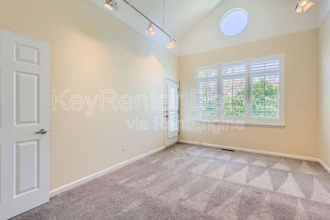Foto del edificio - 880 E 16th Ave