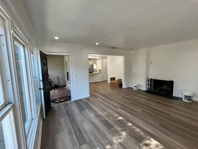 Building Photo - 5351 Packard St