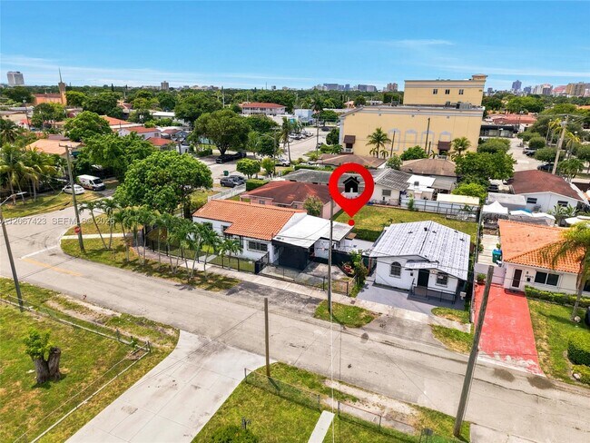 Foto del edificio - 3500 NW 1st St