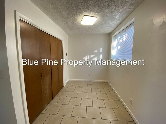 Building Photo - 360 N Woodruff Ave