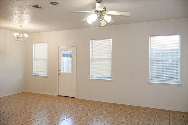 Foto del edificio - 15931 Winston Point Ln