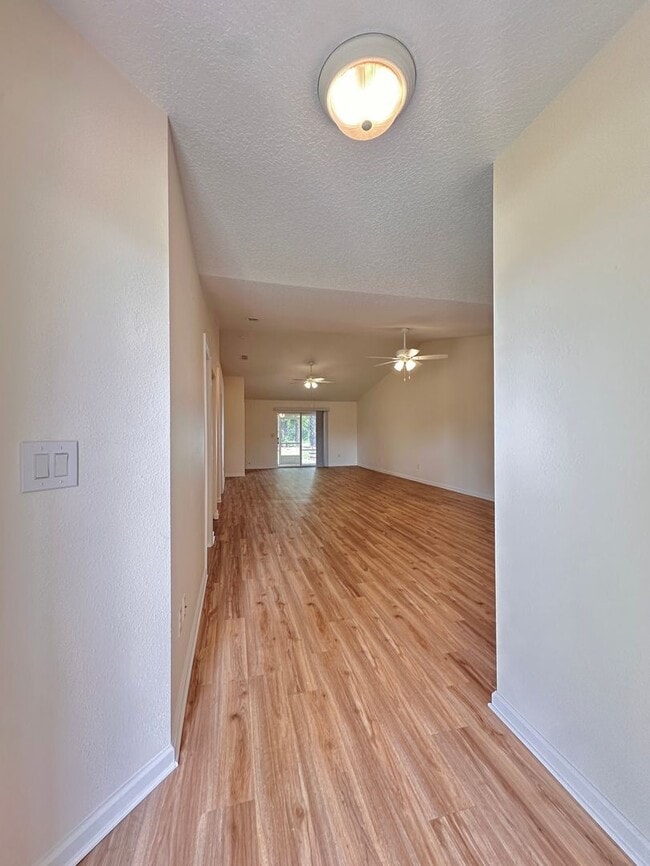Building Photo - 11 Clementon Ln