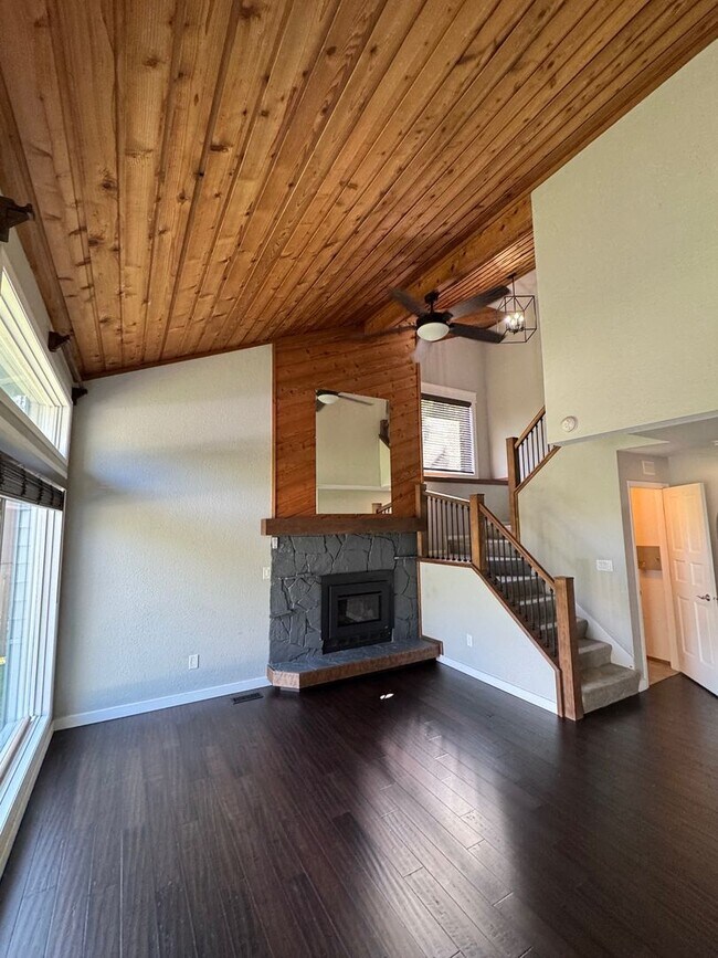 Foto del edificio - 3 Bedroom, 2.5 Bath, 2 Car Garage