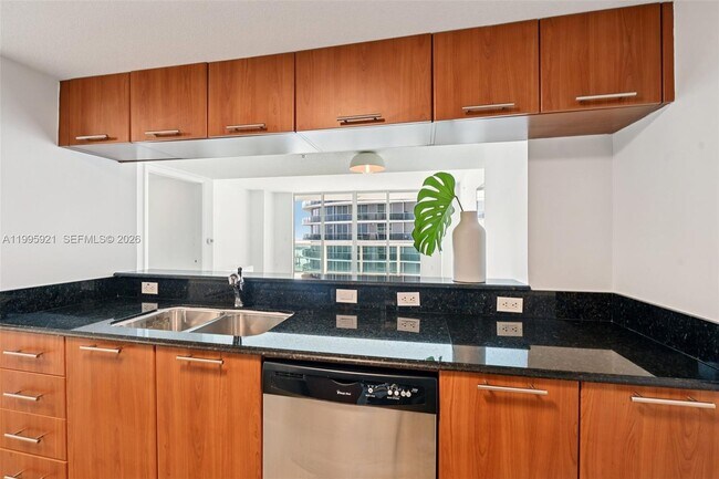 Foto del edificio - 1800 N Bayshore Dr