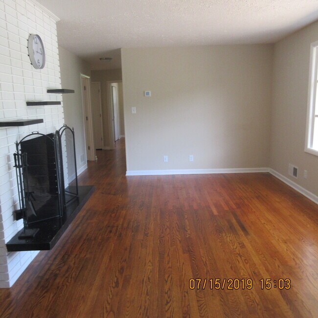 Foto del edificio - 2219 Greenbrier Dr