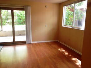 Building Photo - 454 Arapahoe Ave