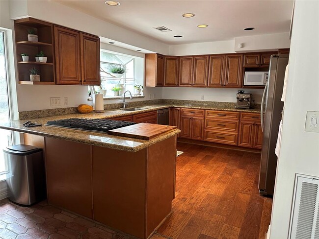 Building Photo - 3102 Aberdeen Way