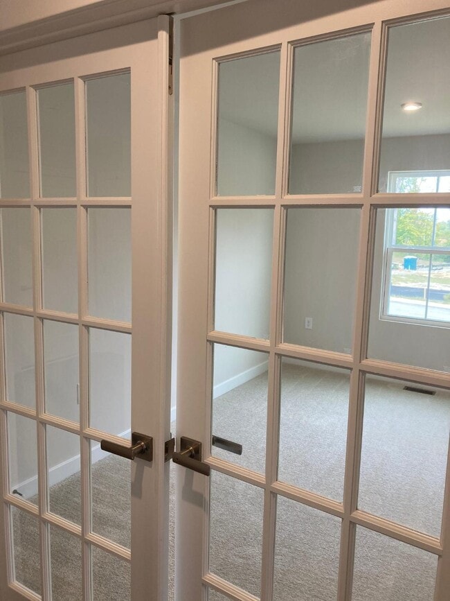 Photo - 101 Martha Washington Pkwy House