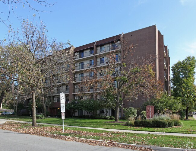 Oak Tree Towers Rentals Downers Grove, IL