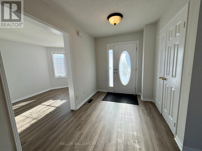 Building Photo - 302 Livingstone St W