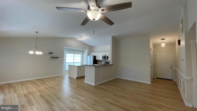 Building Photo - 8 Taber Ct