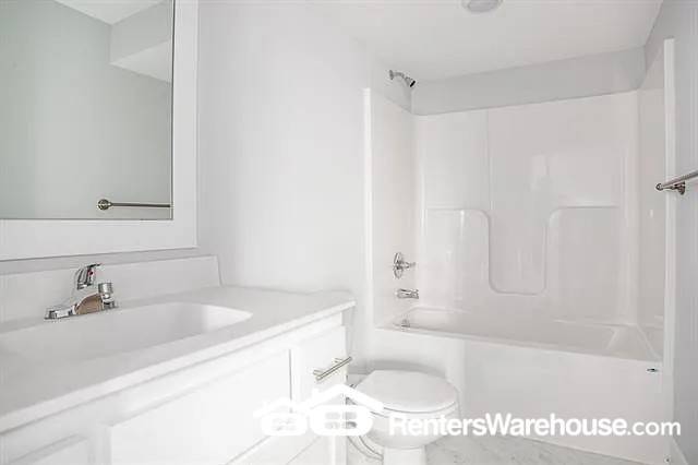 Foto del edificio - 4724 E 135th St