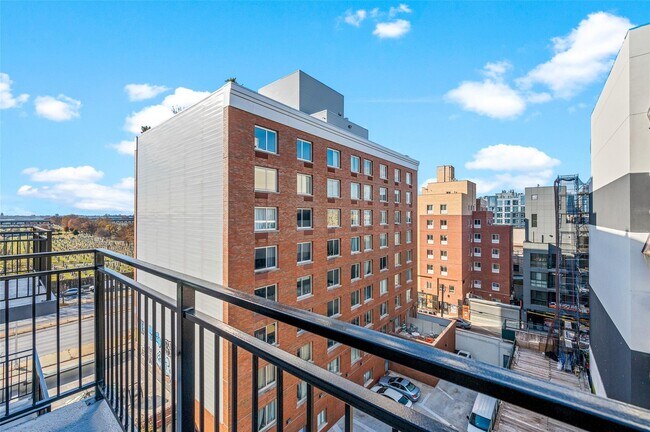 Foto del edificio - 43-34 53rd St