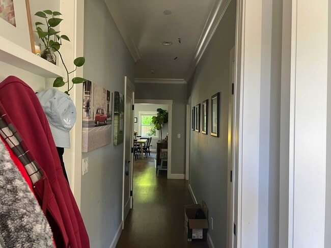 Foto del edificio - 263 Oakhurst Pl