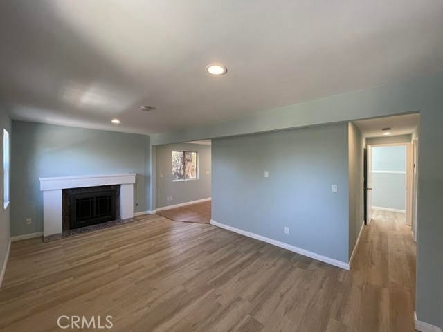 Foto del edificio - 6818 Santa Susana Pass Rd