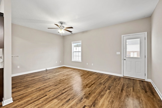 Building Photo - 730 Village Creek Dr