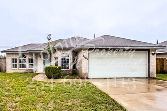 Building Photo - 3603 Crescent Dr