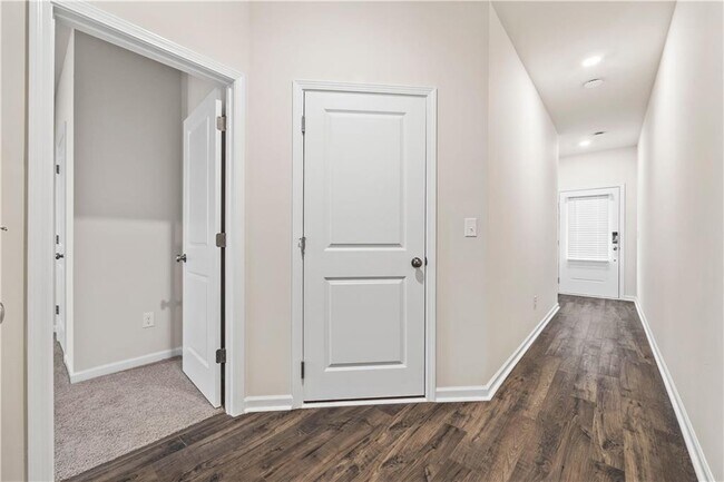 Building Photo - 135 Matson Run SW