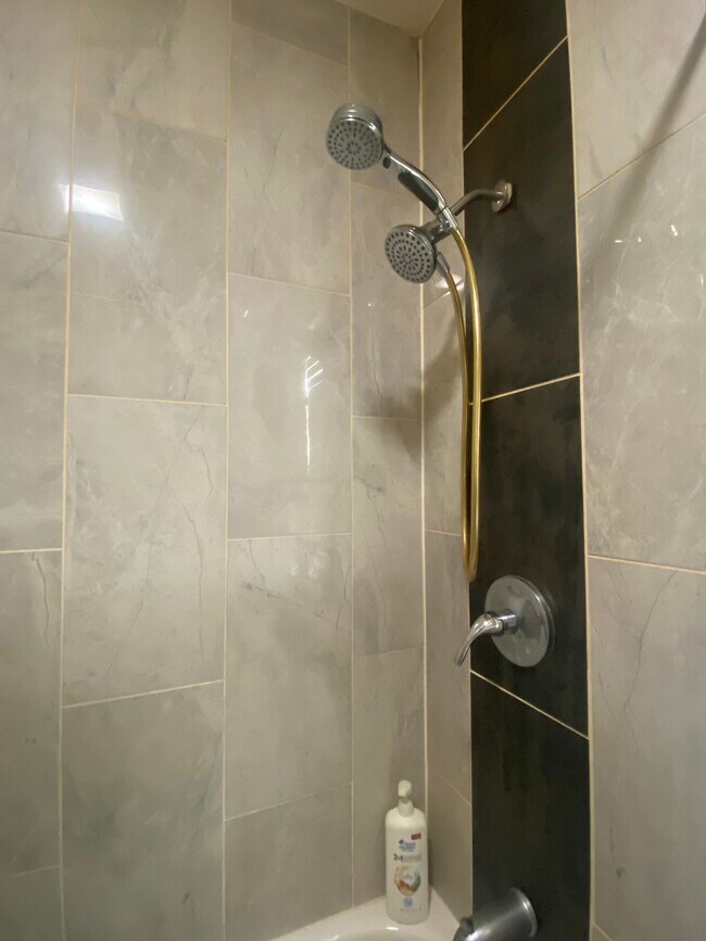 Foto del edificio - 4956 W Nelson St