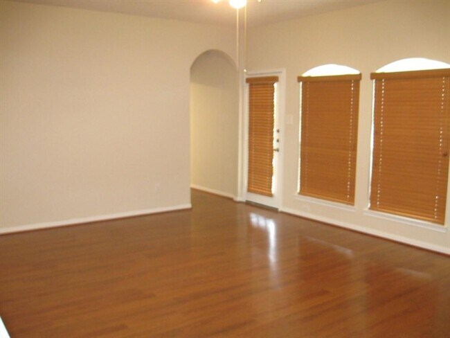 Foto del edificio - 4811 Chase Stone Dr