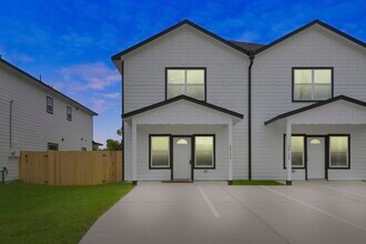 Building Photo - 2613 Randolph Rd