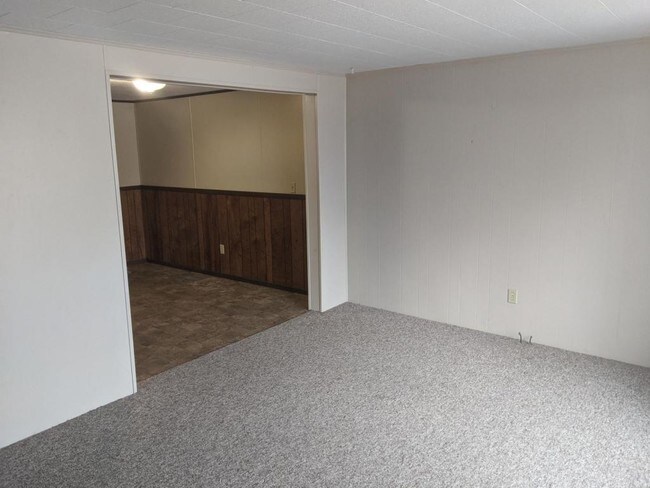 Building Photo - 631 Hepler Dr.