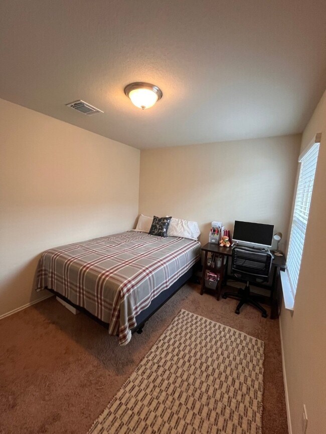 Foto del edificio - 3116 Keathley Dr