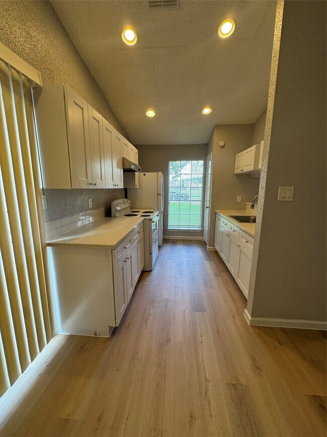 Foto del edificio - 11217 Pender Ln