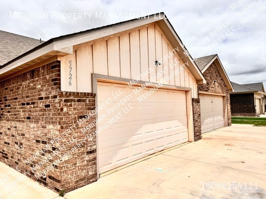 Foto principal - Available now! Three bed, Three bath Near TTU