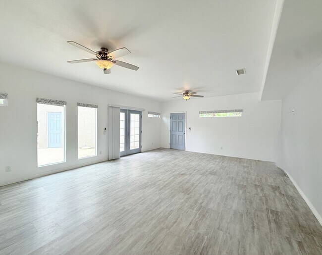 Foto del edificio - AVAILABLE NOW!!! RECENTLY UPDATED  2 Bed /...