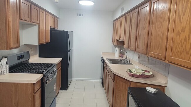 Foto del edificio - 1603 N Windsor Dr