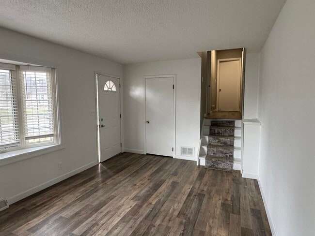 Foto del edificio - 4611 Scott St