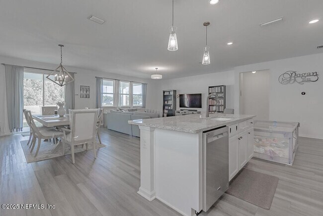 Foto del edificio - 12933 Logans Walk Ln