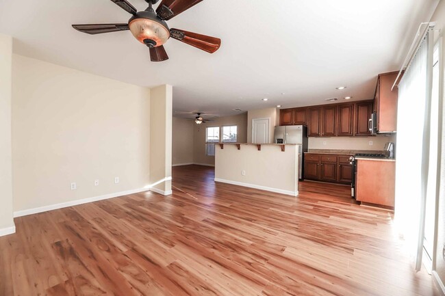 Foto del edificio - NEWLY UPGRADED 3 BEDROOM HOME IN HENDERSON!