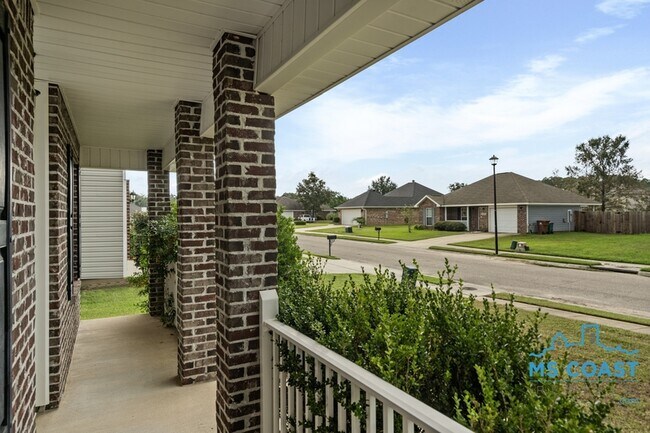 Building Photo - 324 Twin Lakes Blvd