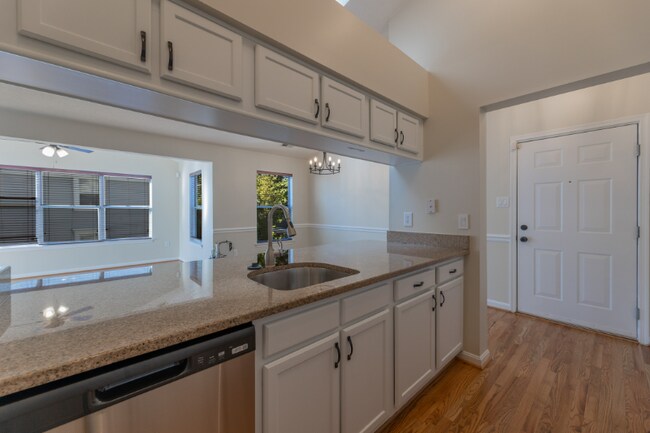 Building Photo - 14200 Wolf Creek Pl