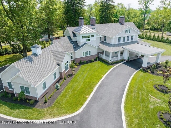 Building Photo - 489 Sycamore Ave