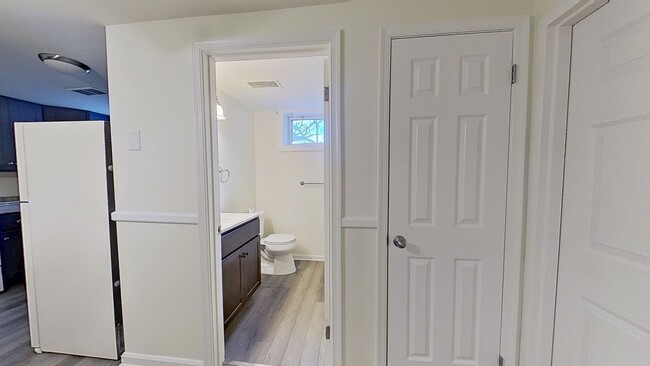 Foto del edificio - Basement Apartment